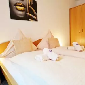 Doppelbettzimmer Ferienwohnung Helmsdorf